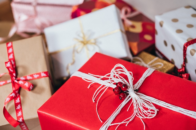 Why do gifts need boxes? 